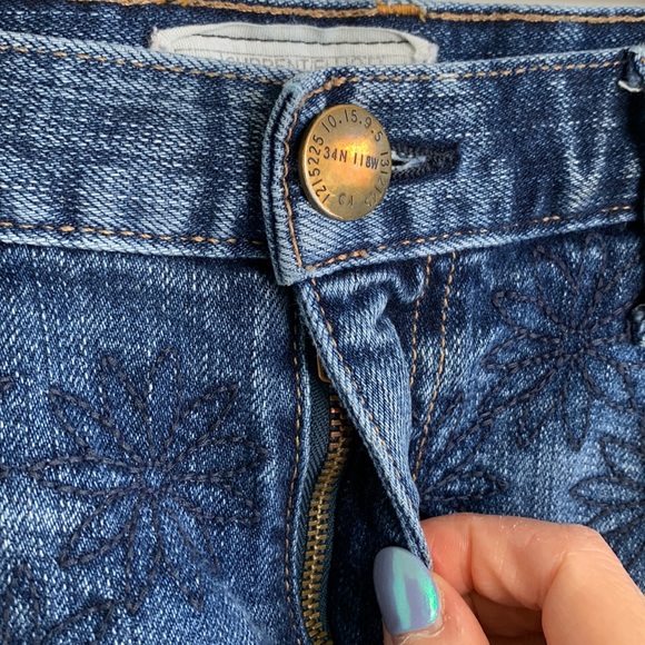 Current/Elliott The Boyfriend Short Denim Embroidered Blue - Picture 4 of 10